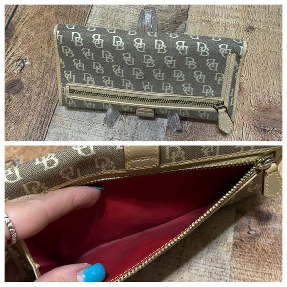 Dooney & Bourke Tan Monogrammed Canvas Logo Wallet Clutch - Picture 6 of 12
